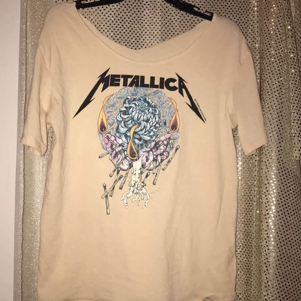 Distressed OFF the shoulder Metallica Graphic Tee